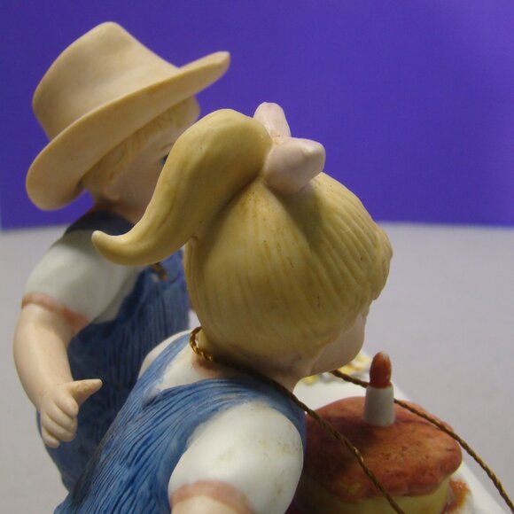Denim Days Porcelain Figurine Happy Birthday #1520, 1985 Homco With hanging tag - Picture 12 of 16